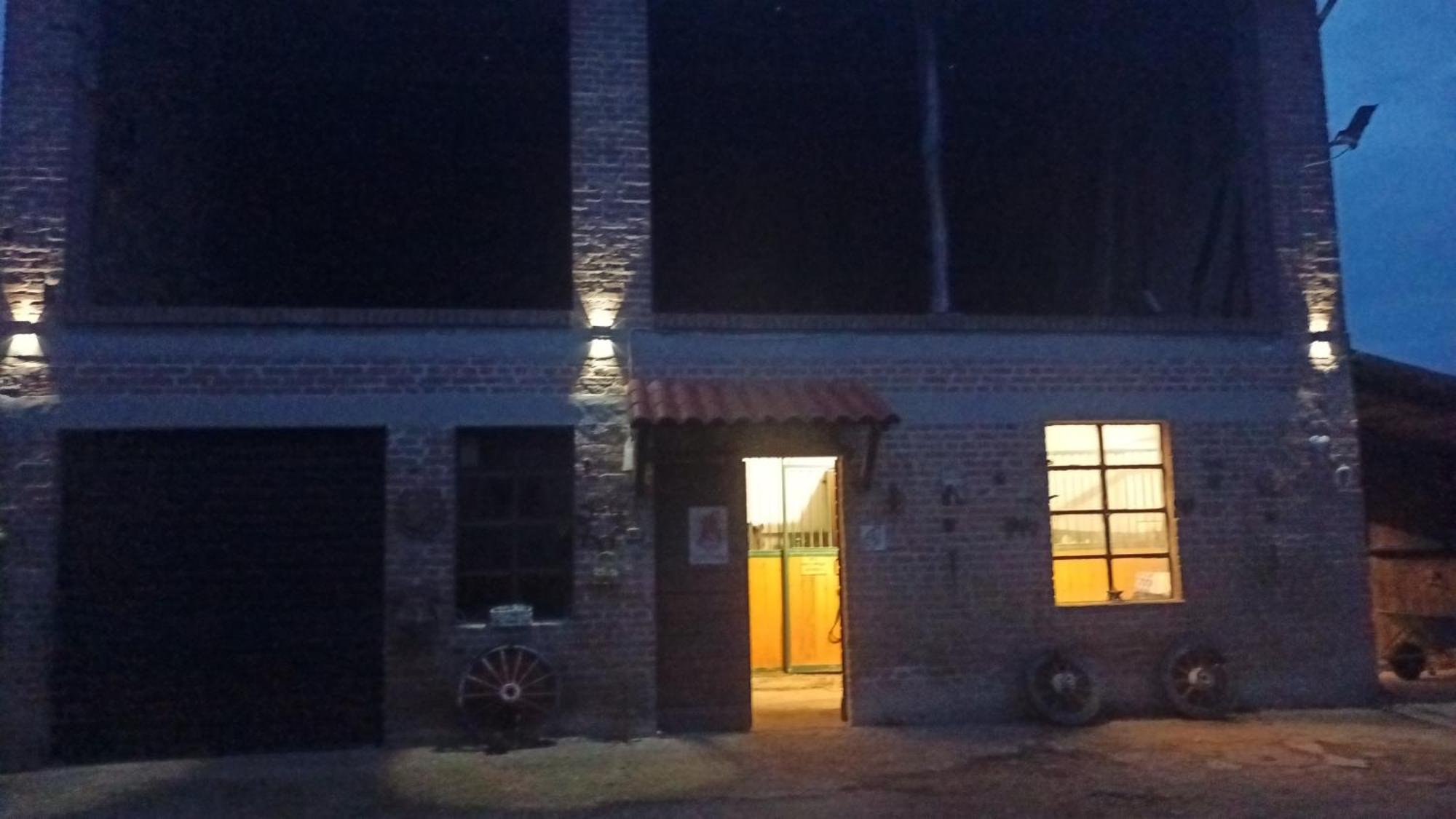 Bed and Breakfast Felix House Codevilla Екстер'єр фото